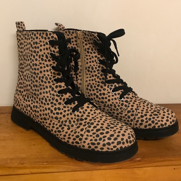 Arizona Jean Company Shoes - Arizona Jean Co Cheetah Print Hiking Boots